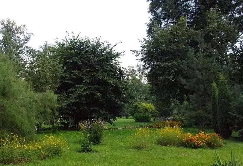 Aamiaismajoitus (B&B) Zamek W Czernej