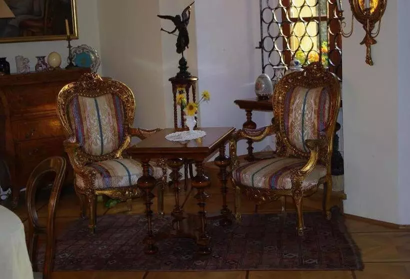 Aamiaismajoitus (B&B) Zamek W Czernej