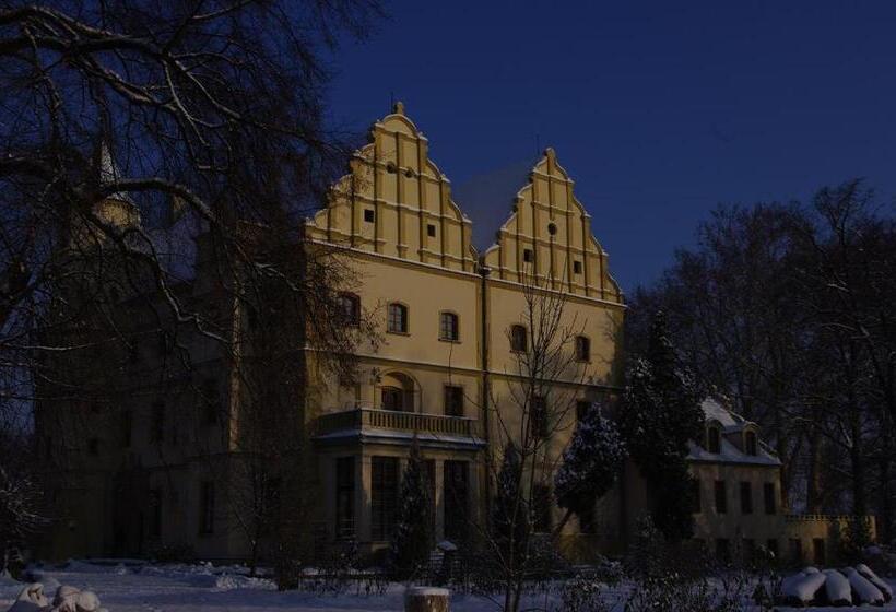 住宿加早餐  Zamek W Czernej