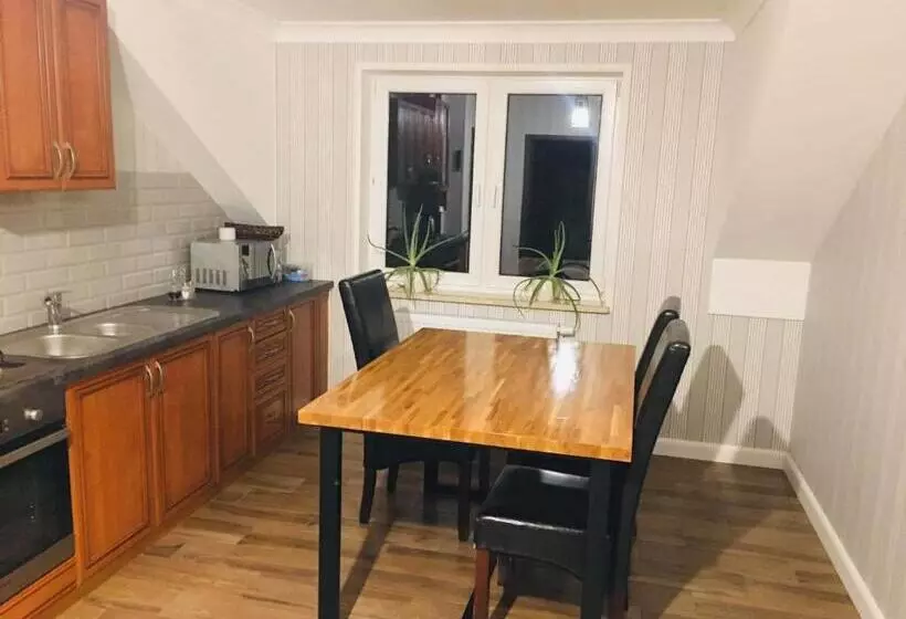 Hostel Lagoya Z Restauracją