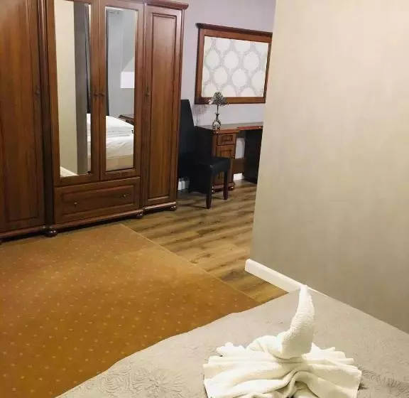 Hostel Lagoya Z Restauracją