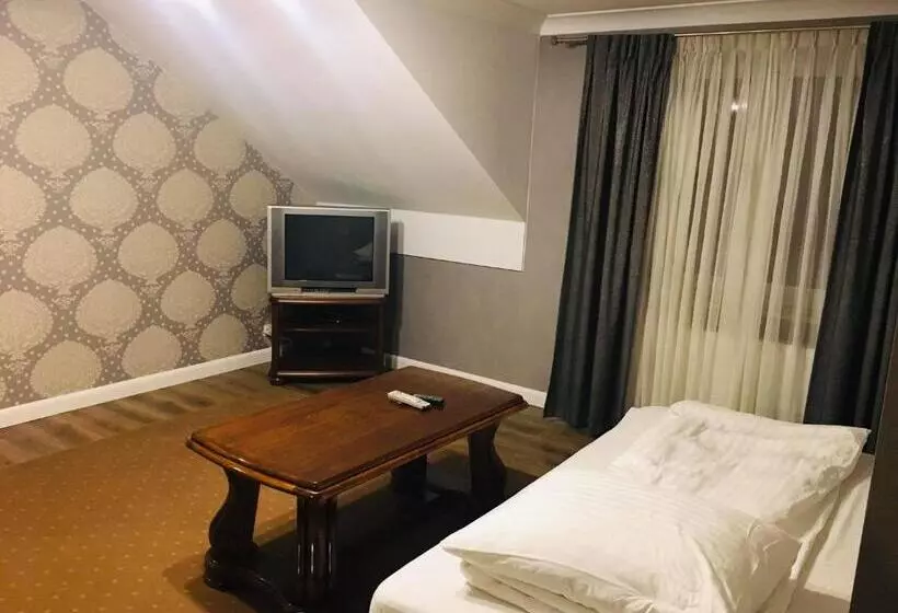 Hostel Lagoya Z Restauracją