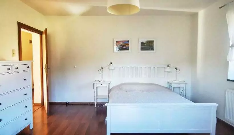 Hotelli Gospodarstwo Nad Jeziorem