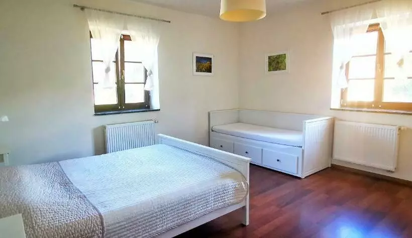 Hotelli Gospodarstwo Nad Jeziorem
