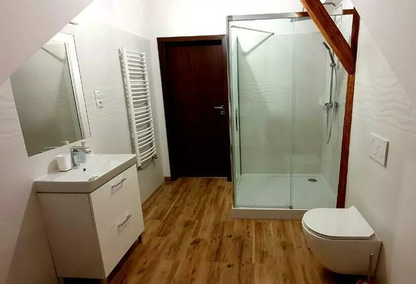 Hotelli Gospodarstwo Nad Jeziorem