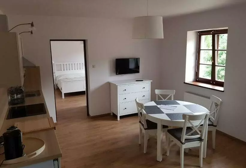 Hotelli Gospodarstwo Nad Jeziorem
