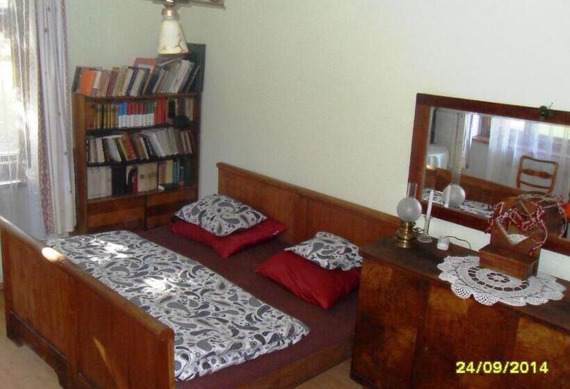 호텔 Kasztelania Pod Lipami