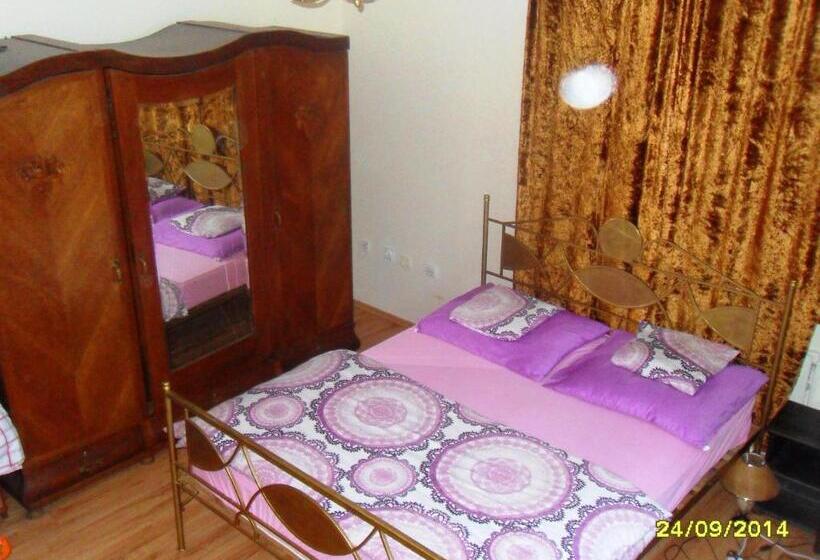 호텔 Kasztelania Pod Lipami