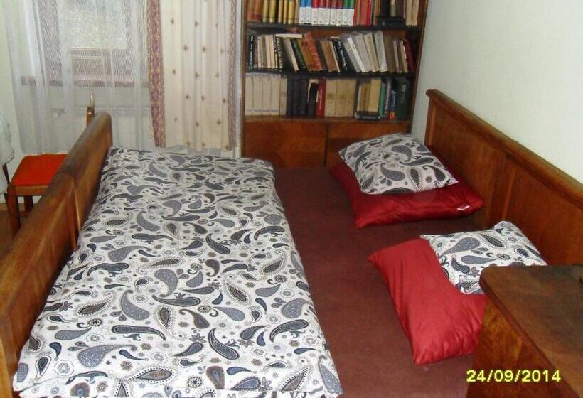 호텔 Kasztelania Pod Lipami