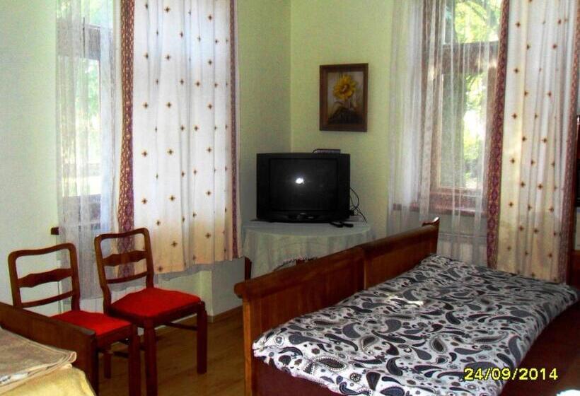 호텔 Kasztelania Pod Lipami