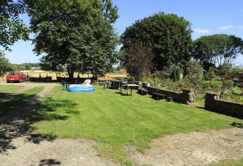 호텔 Kasztelania Pod Lipami