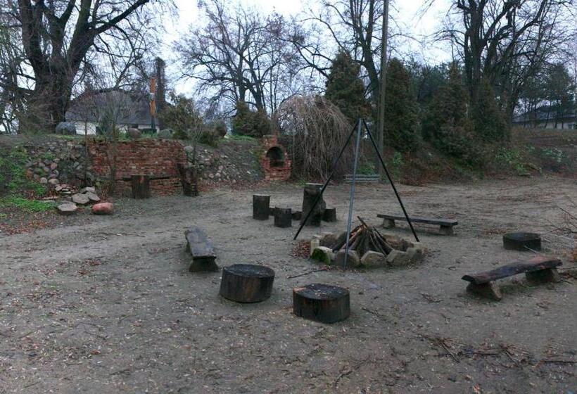 호텔 Kasztelania Pod Lipami