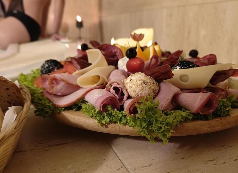 Отель Korona Palace