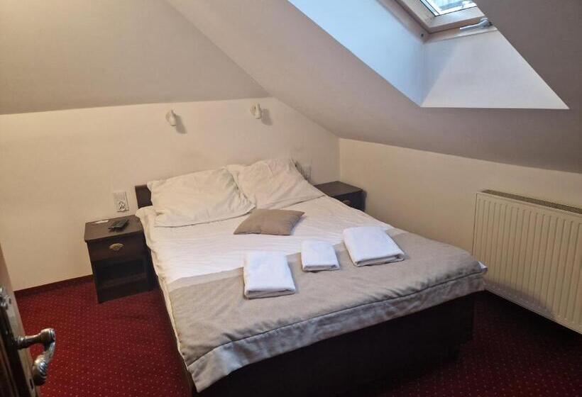 Отель Korona Palace