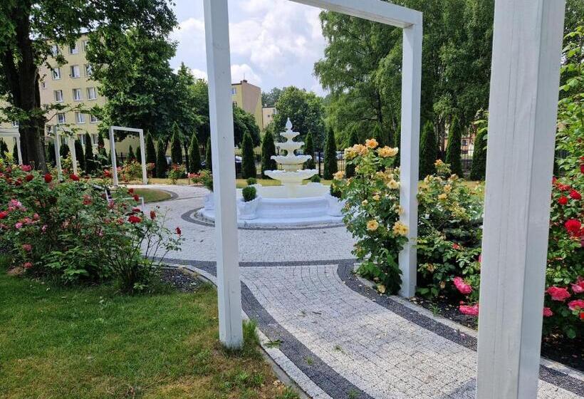 Отель Korona Palace