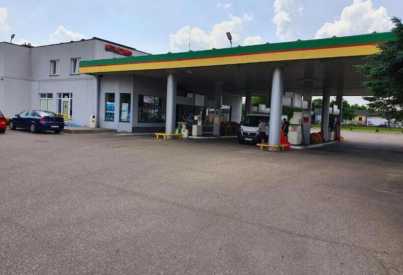 Motel Na Stacji Paliw