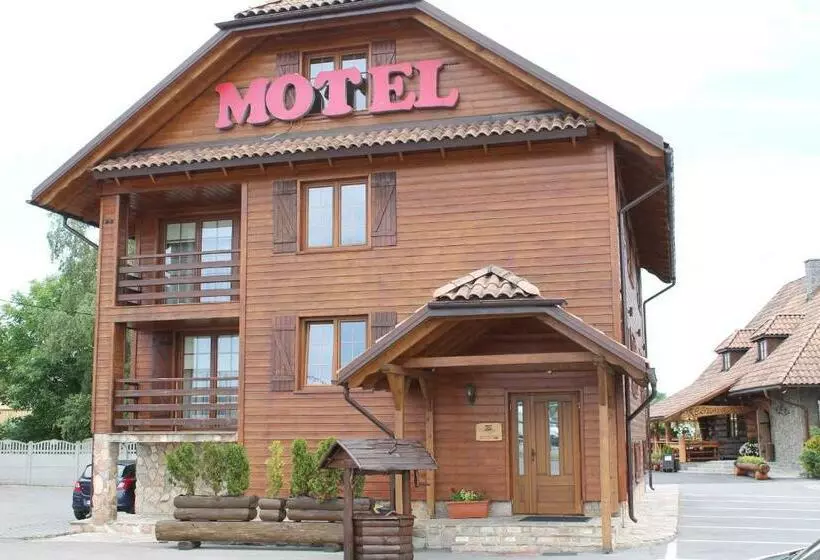 Motelli Pod Strzechą