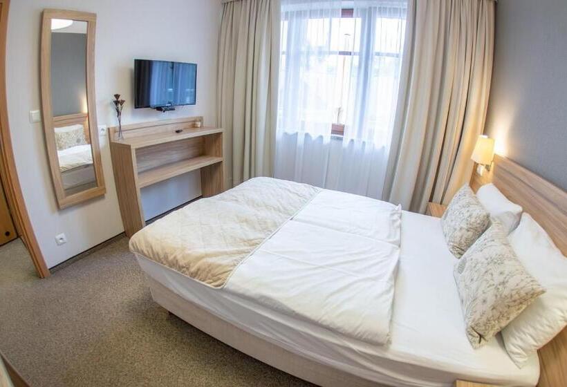 پانسیون Parkowa 3