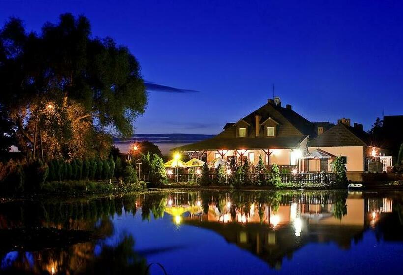 منتجع Nad Stawem