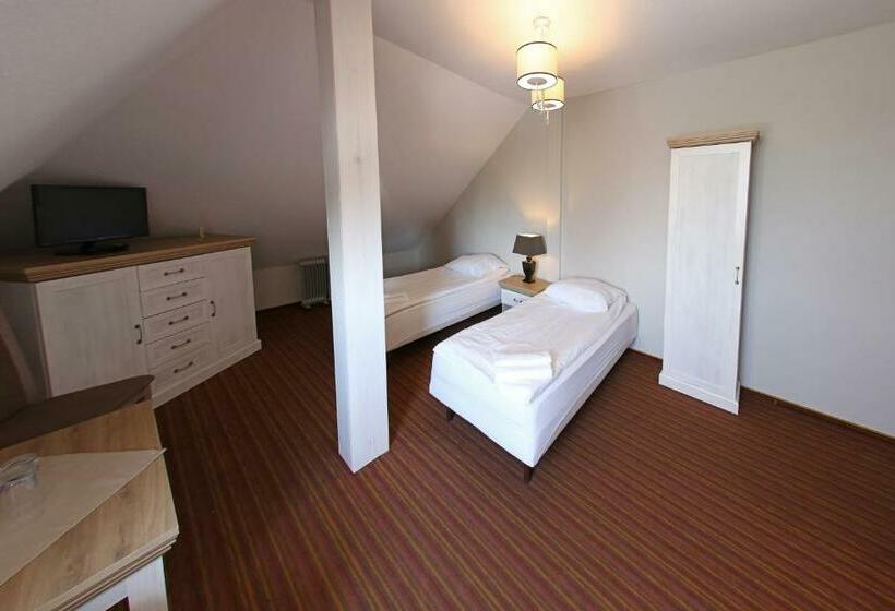 منتجع Nad Stawem