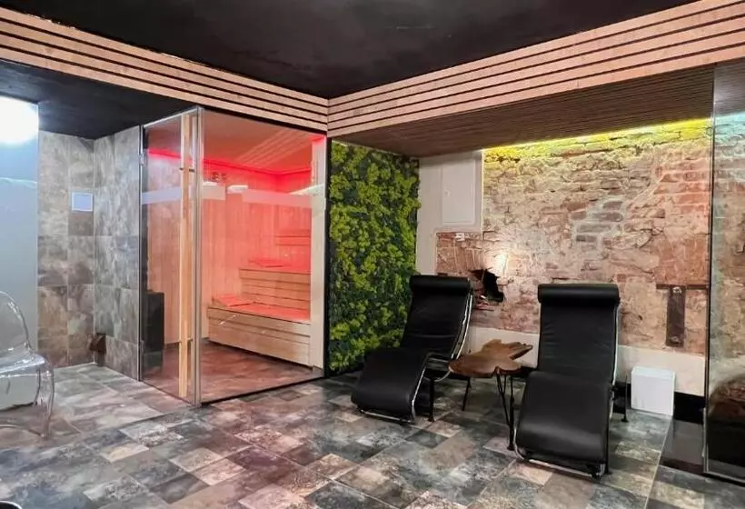 ユースホステル 77