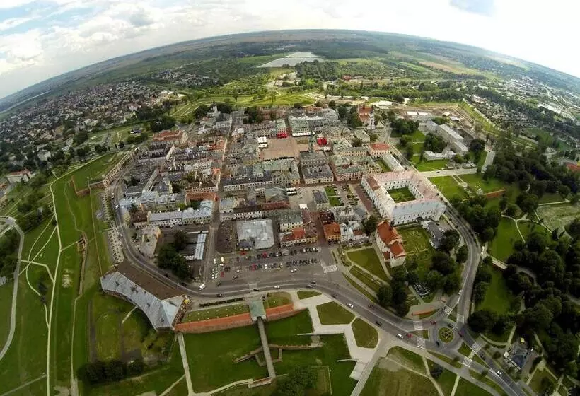 ユースホステル 77