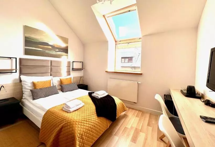 ユースホステル 77