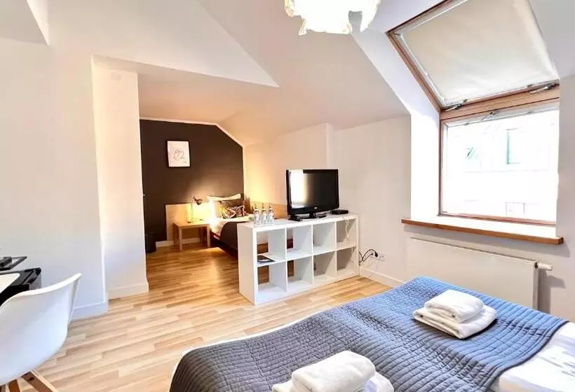 ユースホステル 77