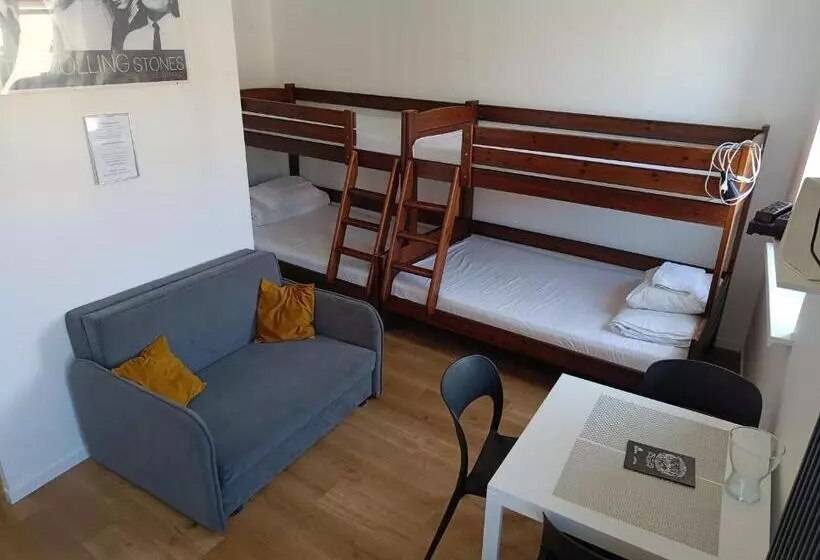 هاستل Blues Rooms