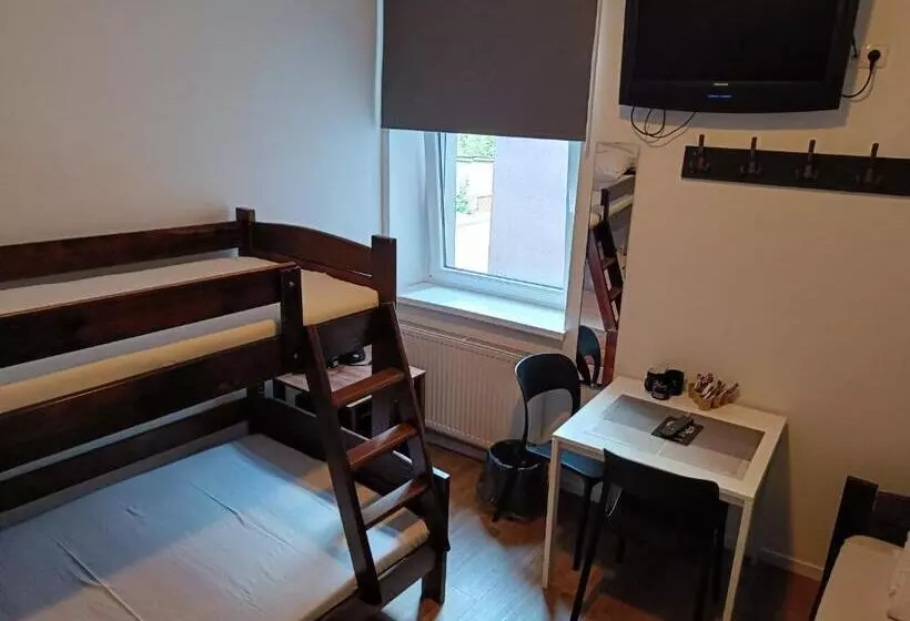 هاستل Blues Rooms