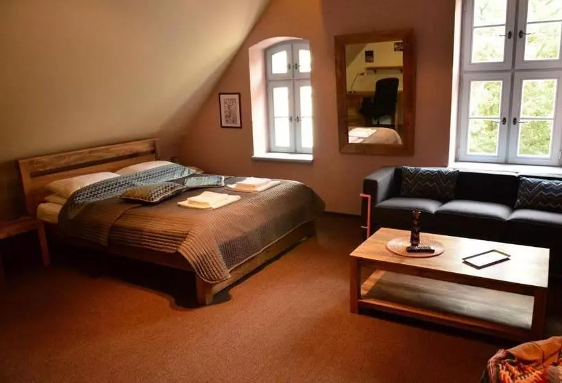 Retkeilymaja Centrum Konferencyjne Zamek