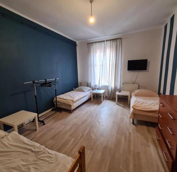 הוסטל Kaktus Guest House