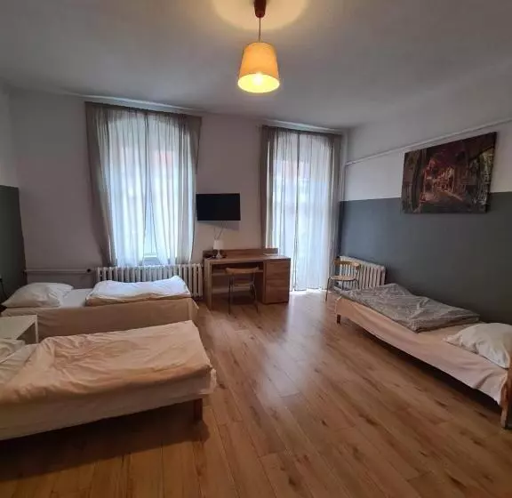 Retkeilymaja Kaktus Guest House
