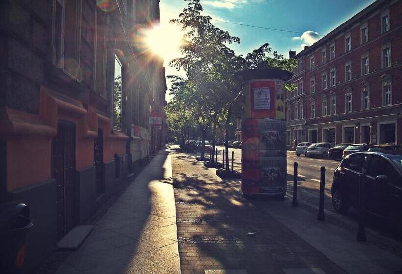 הוסטל Kaktus Guest House