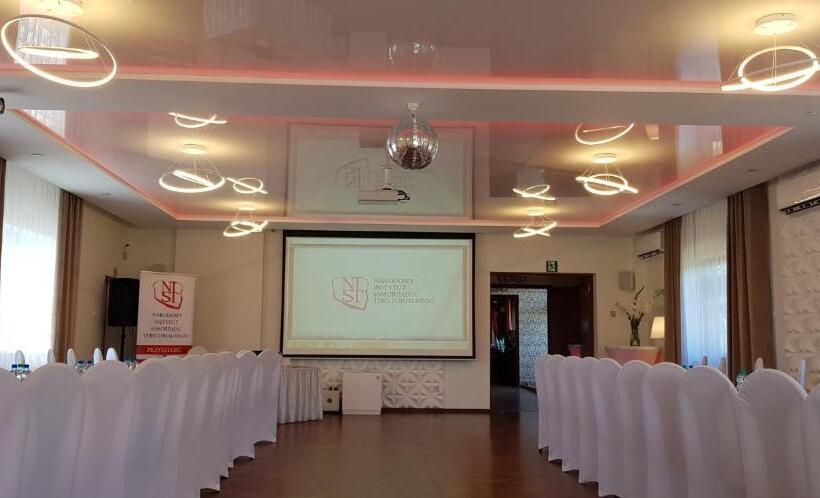 هاستل Route One Restauracja & Pokoje Hotelowe