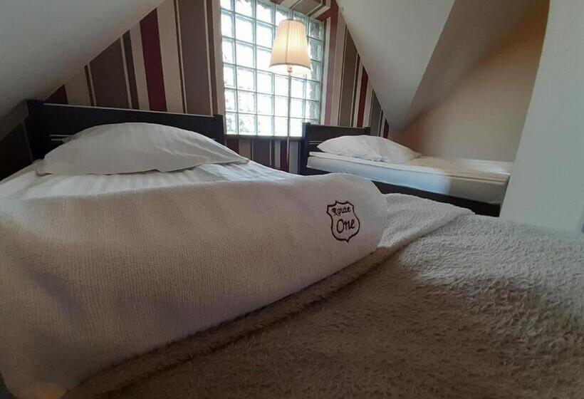 هاستل Route One Restauracja & Pokoje Hotelowe