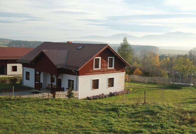 Bed and Breakfast Willa Wzgórze Poręba