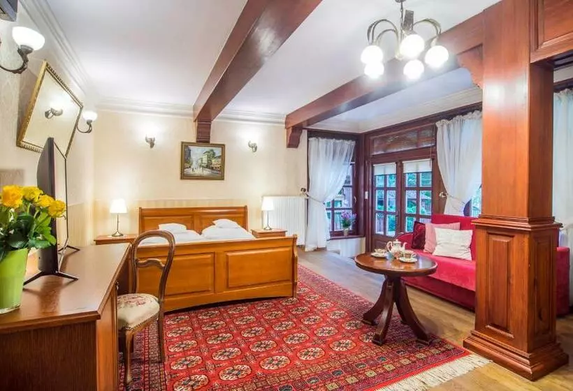 ホテル Dwa Księżyce