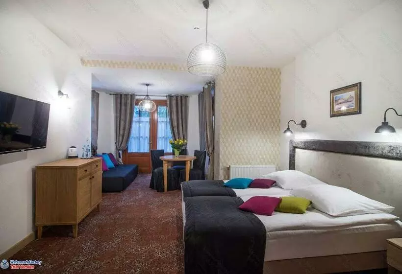 ホテル Dwa Księżyce