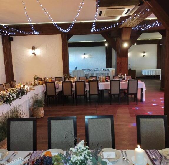 酒店 Karczma Zamojszczyzna