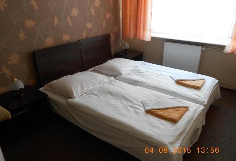 בית מלון כפרי Na Skarpie