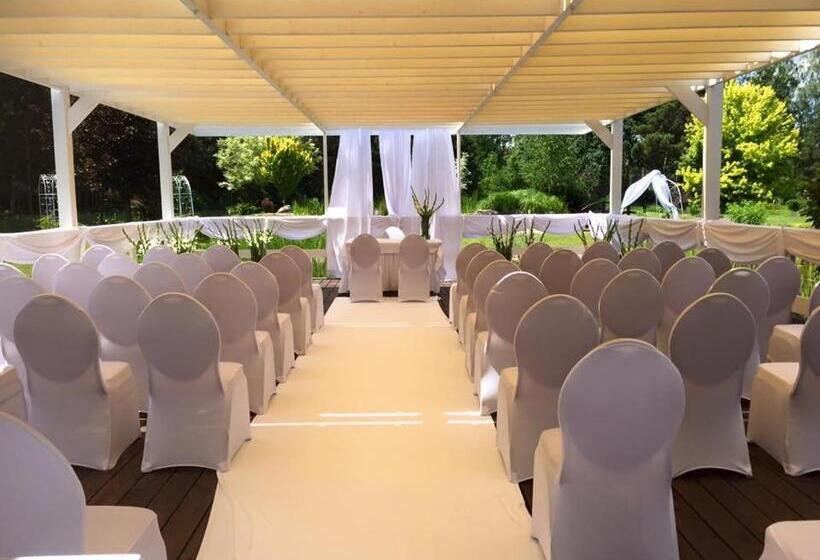 ホテル Rozdroże Nieborów