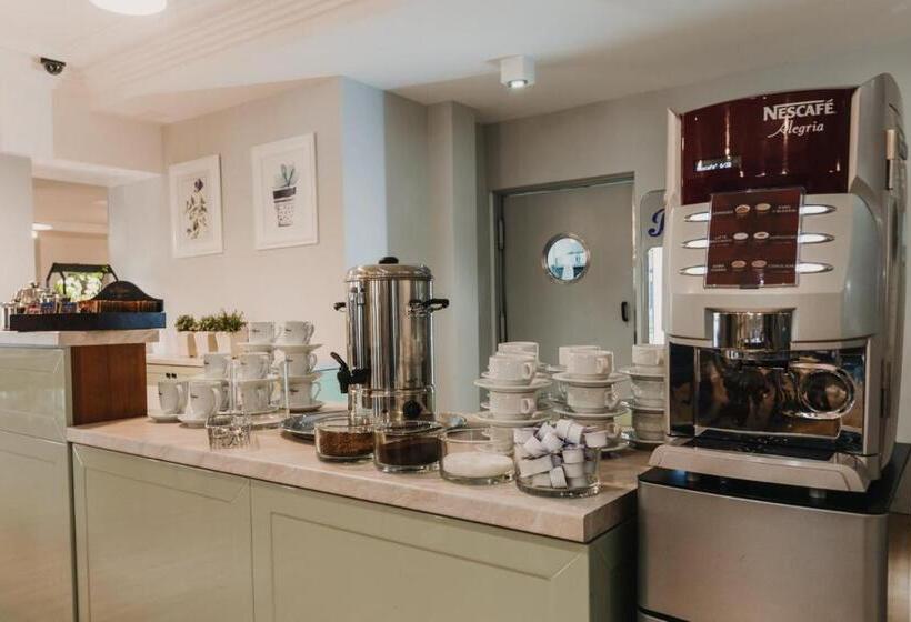 ホテル Rozdroże Nieborów