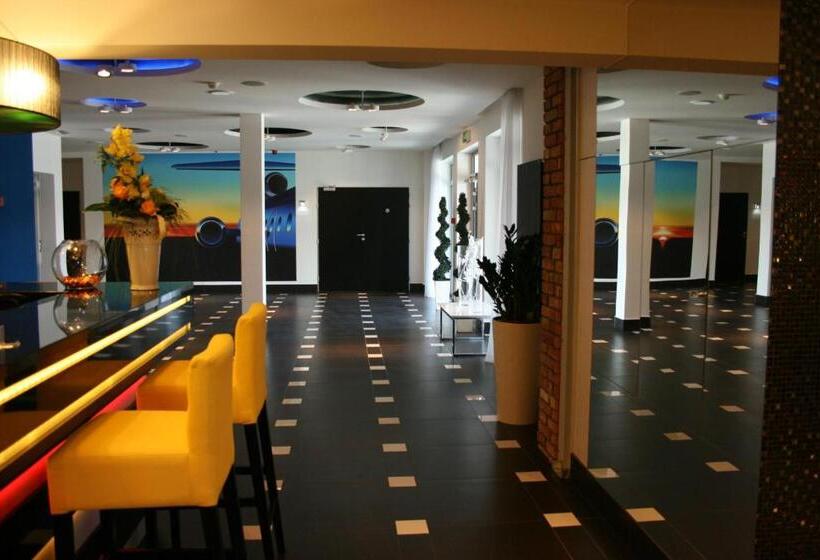 모텔 Auto Port Renice