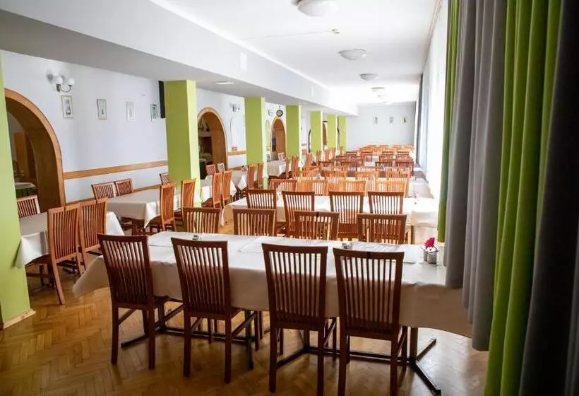 リゾートホテル Zacisze Natura Tour