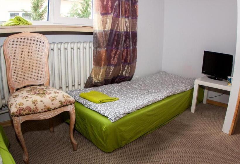 Wilanowska Hostel
