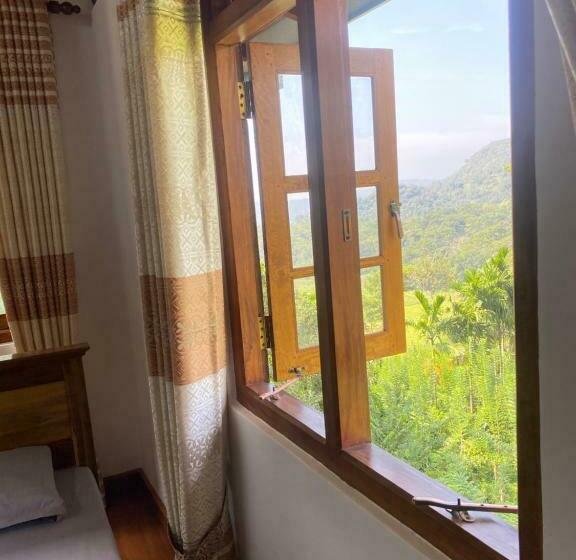 مبيت وإفطار Happy Feet Diyaluma