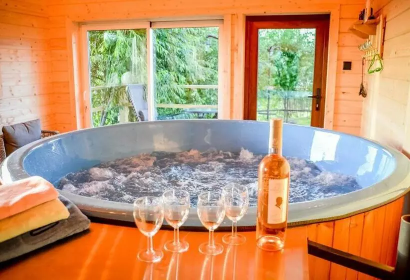 Aamiaismajoitus (B&B) Ośrodek Wypoczynkowy Bernadetta