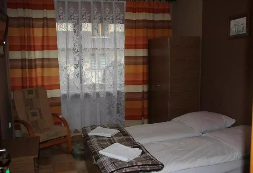 ベッドアンドブレックファースト Pokoje Gościnne Madzia