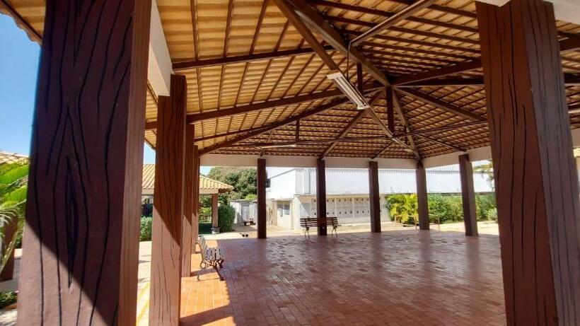 فندق Diroma International